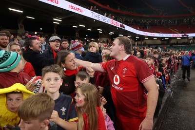 091125 - Wales v Argentina - Quilter Nations Series - Archie Griffin of Wales with fans at full time
