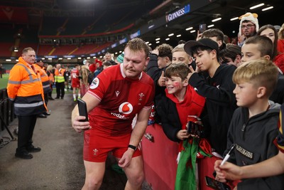 091125 - Wales v Argentina - Quilter Nations Series - Dewi Lake of Wales with fans at full time