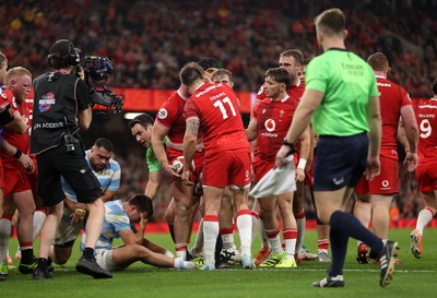 091125 - Wales v Argentina - Quilter Nations Series - Dewi Lake of Wales celebrates scoring a try with team mates