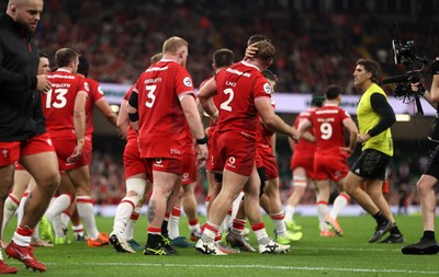 091125 - Wales v Argentina - Quilter Nations Series - Dewi Lake of Wales celebrates scoring a try with team mates