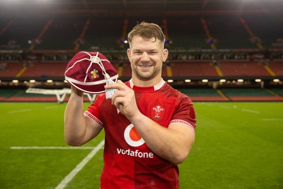 091125 - Wales v Argentina - Quilter Nations Series - Olly Cracknell of Wales with his first cap