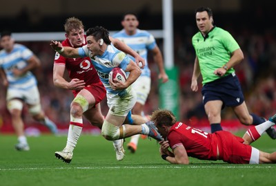 091125 - Wales v Argentina, Quilter Nations Series - Mateo Carreras of Argentina is tackled by Blair Murray of Wales