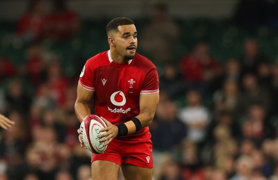 091125 - Wales v Argentina, Quilter Nations Series - Ben Thomas of Wales