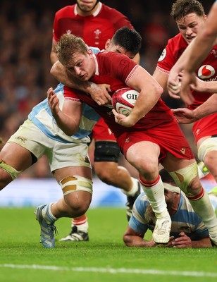 091125 - Wales v Argentina, Quilter Nations Series - Jac Morgan of Wales powers over to score try