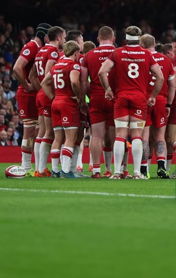 091125 - Wales v Argentina, Quilter Nations Series -The Wales team huddle up