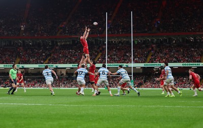 091125 - Wales v Argentina, Quilter Nations Series - Alex Mann of Wales take the line out ball