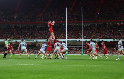 091125 - Wales v Argentina, Quilter Nations Series - Alex Mann of Wales take the line out ball