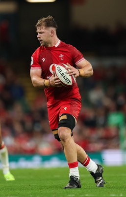 091125 - Wales v Argentina, Quilter Nations Series - Olly Cracknell of Wales