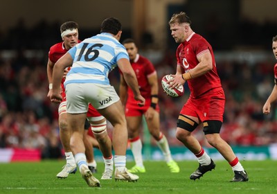 091125 - Wales v Argentina, Quilter Nations Series - Olly Cracknell of Wales
