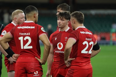 091125 - Wales v Argentina, Quilter Nations Series - Dan Edwards of Wales with Ben Thomas of Wales and Jarrod Evans of Wales