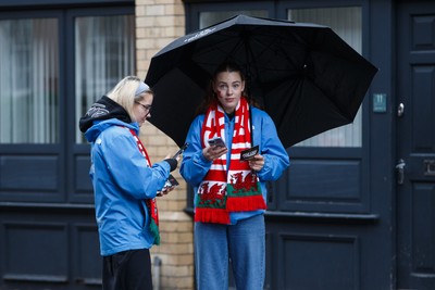 091125 - Wales v Argentina - Quilter Nations Series - Fans outside Principality Stadium before the match