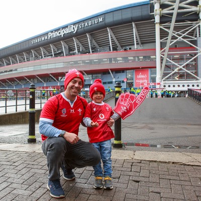 091125 - Wales v Argentina - Quilter Nations Series - Fans outside Principality Stadium before the match