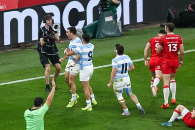 091125 - Wales v Argentina - Quilter Nations Series - Geronimo Prisciantelli of Argentina celebrates after scoring a try