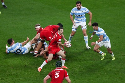 091125 - Wales v Argentina - Quilter Nations Series - Tomos Williams of Wales passes the ball
