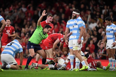 091125 - Wales v Argentina - Quilter Nations Series - Dewi Lake of Wales scores a try
