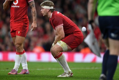 091125 - Wales v Argentina - Quilter Nations Series - Dejected Aaron Wainwright of Wales