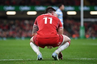 091125 - Wales v Argentina - Quilter Nations Series - Dejected Josh Adams of Wales