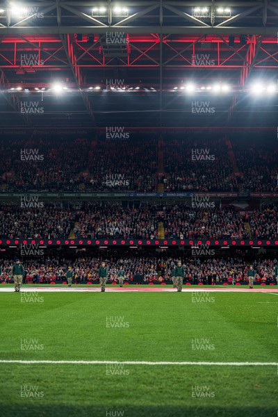 091125 - Wales v Argentina - Quilter Nations Series - Fans pay their respects during the minutes silence to mark Remembrance Sunday 