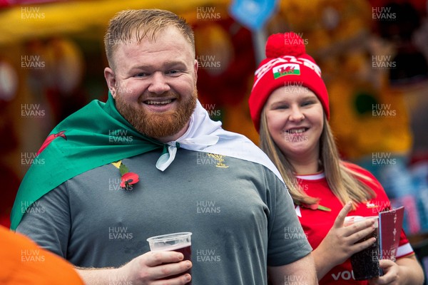 091125 - Wales v Argentina - Quilter Nations Series - Fans ahead of the game