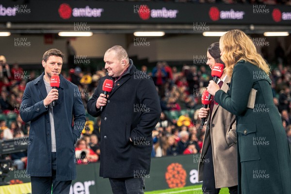 091125 - Wales v Argentina - Quilter Nations Series - S4C rugby pundits Rhys Priestland and Ken Owens during half time