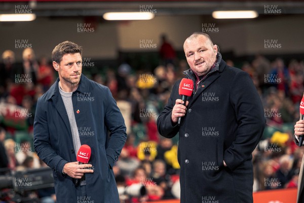 091125 - Wales v Argentina - Quilter Nations Series - S4C rugby pundits Rhys Priestland and Ken Owens during half time