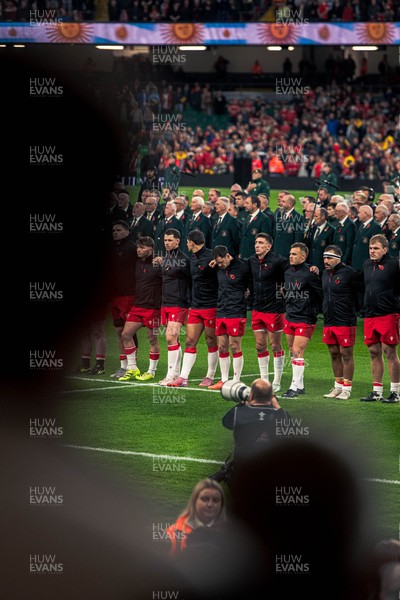 091125 - Wales v Argentina - Quilter Nations Series - Wales players during the anthems 