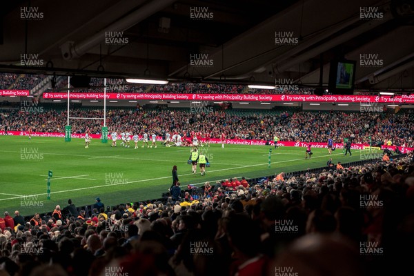 091125 - Wales v Argentina - Quilter Nations Series - Fans view of the game 