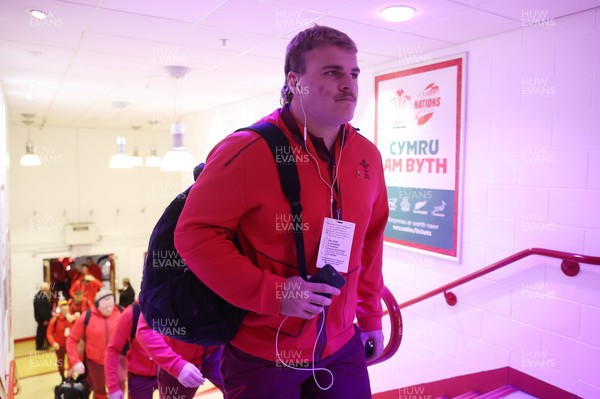 091125 - Wales v Argentina - Quilter Nations Series - Archie Griffin of Wales arrives at the stadium