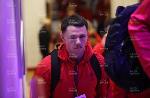 091125 - Wales v Argentina - Quilter Nations Series - Tom Rogers of Wales arrives at the stadium
