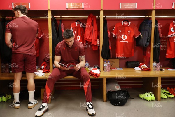 091125 - Wales v Argentina - Quilter Nations Series - Josh Adams of Wales arrives at the stadium
