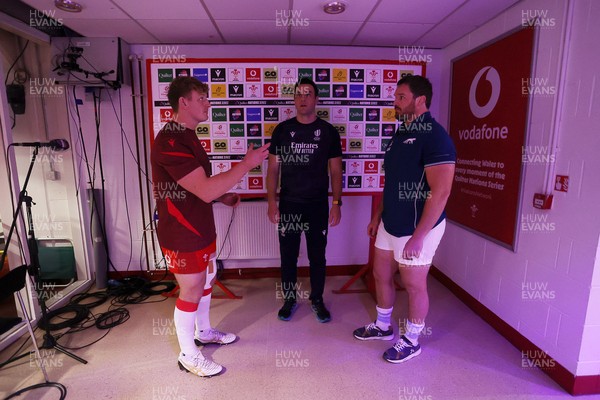 091125 - Wales v Argentina - Quilter Nations Series - Captains during coin toss