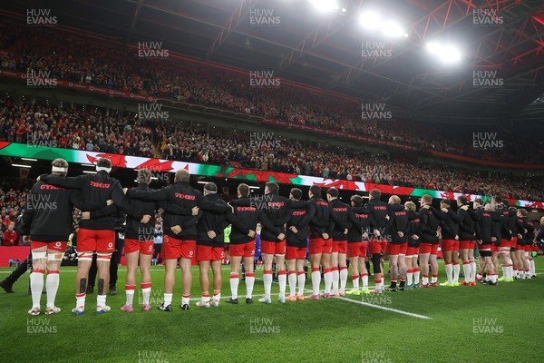 091125 - Wales v Argentina - Quilter Nations Series - Wales sing the anthem