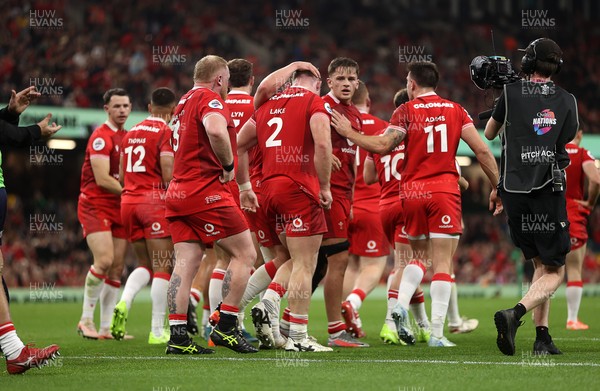 091125 - Wales v Argentina - Quilter Nations Series - Dewi Lake of Wales celebrates scoring a try with team mates