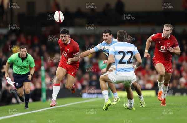 091125 - Wales v Argentina - Quilter Nations Series - Louis Rees-Zammit of Wales 