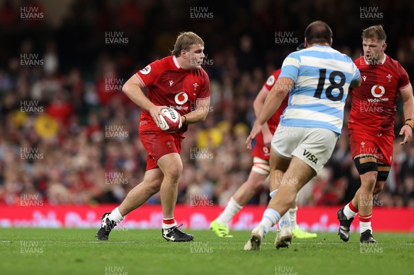 091125 - Wales v Argentina - Quilter Nations Series - Archie Griffin of Wales 