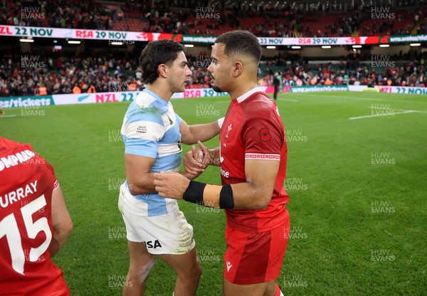 091125 - Wales v Argentina - Quilter Nations Series - Santiago Carreras of Argentina and Ben Thomas of Wales at full time