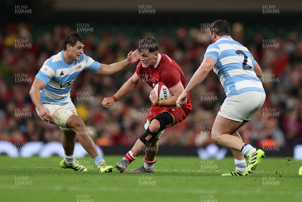 091125 - Wales v Argentina - Quilter Nations Series - Alex Mann of Wales 