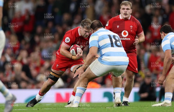 091125 - Wales v Argentina - Quilter Nations Series - Olly Cracknell of Wales 