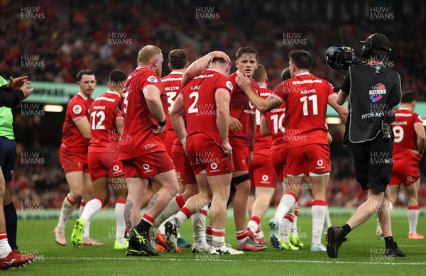 091125 - Wales v Argentina - Quilter Nations Series - Dewi Lake of Wales celebrates scoring a try with team mates