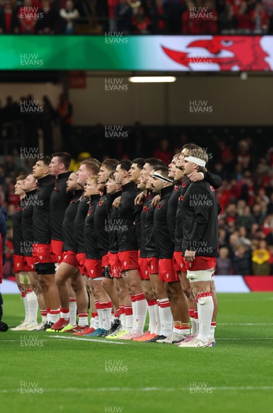 091125 - Wales v Argentina, Quilter Nations Series - The Wales team lineup for the anthems