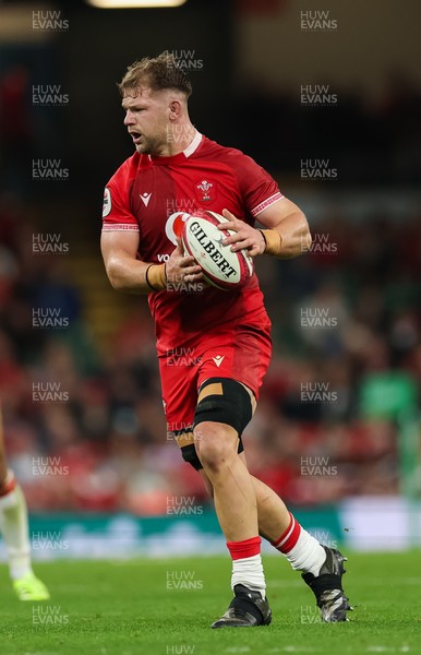 091125 - Wales v Argentina, Quilter Nations Series - Olly Cracknell of Wales