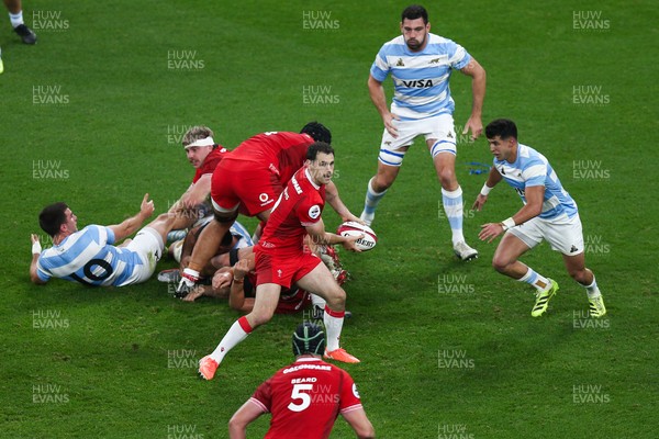 091125 - Wales v Argentina - Quilter Nations Series - Tomos Williams of Wales passes the ball
