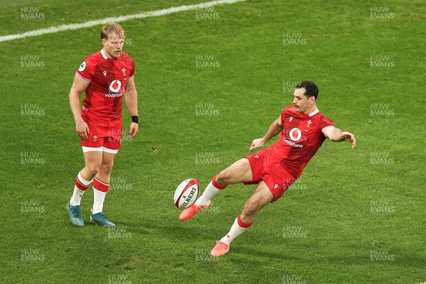 091125 - Wales v Argentina - Quilter Nations Series - Tomos Williams of Wales kicks the ball