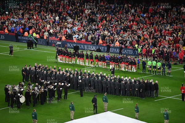 091125 - Wales v Argentina - Quilter Nations Series - A minutes silence is held before the match for remembrance Sunday