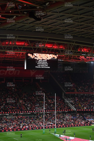 091125 - Wales v Argentina - Quilter Nations Series - A minutes silence is held before the match for remembrance Sunday