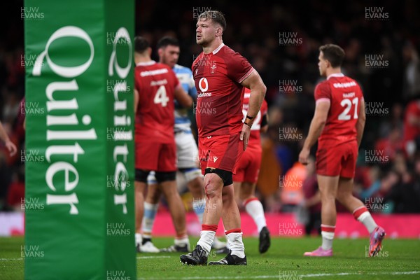 091125 - Wales v Argentina - Quilter Nations Series - Dejected Olly Cracknell of Wales