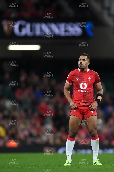 091125 - Wales v Argentina - Quilter Nations Series - Ben Thomas of Wales