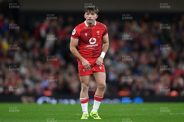 091125 - Wales v Argentina - Quilter Nations Series - Dan Edwards of Wales