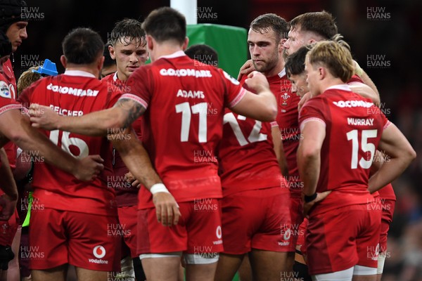 091125 - Wales v Argentina - Quilter Nations Series - Wales huddle after conceding a try