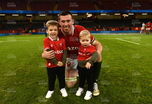 121122 - Wales v Argentina - Autumn Antions Series - Adam Beard of Wales with sons Zac and Liam at the end of the game